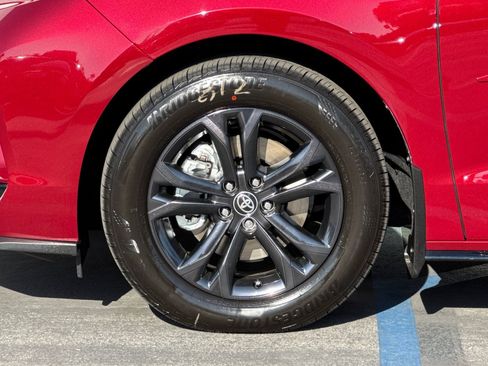 Certified 2025 Toyota Sienna XSE image 36