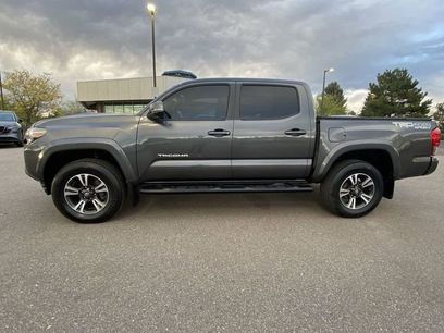 Used 2017 Toyota Tacoma TRD Sport w/ Tow Package (A/T)