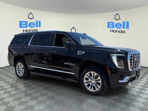 Used 2025 GMC Yukon XL Denali AWD/4WD image 6