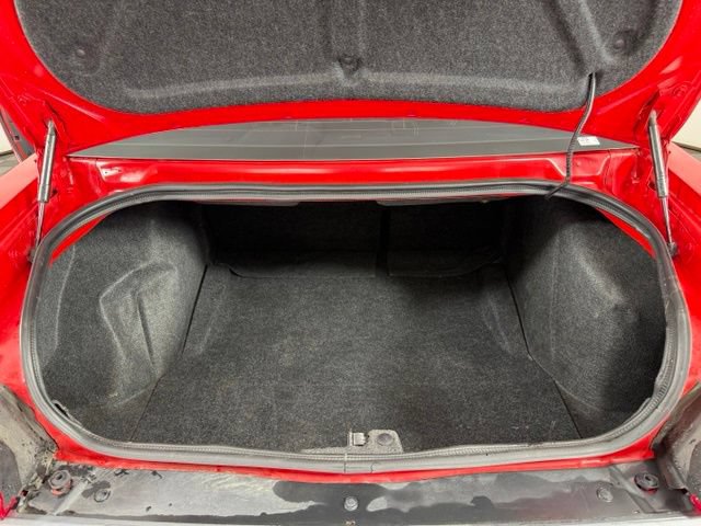 Used 2014 Dodge Challenger R/T RWD image 29