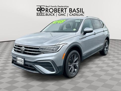 Used 2022 Volkswagen Tiguan SE AWD/4WD image 1