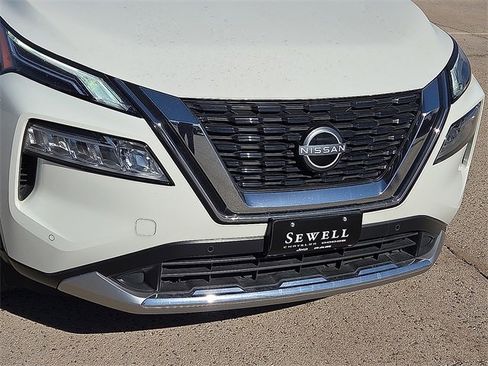 Used 2023 Nissan Rogue Platinum image 7