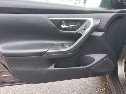 Used 2017 Nissan Altima 2.5 SV image 10