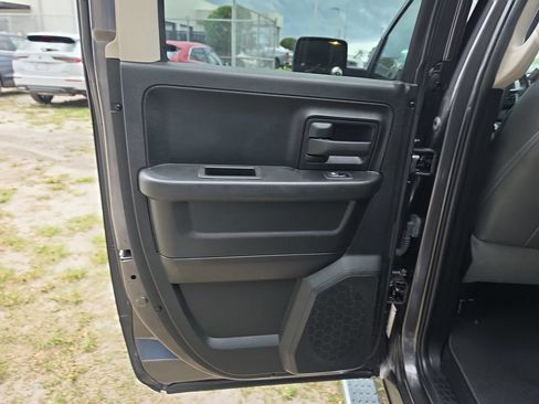 Used 2018 RAM 1500 Express RWD image 12