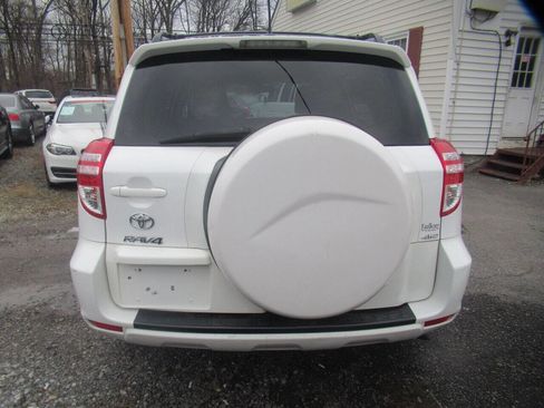 Used 2012 Toyota RAV4 4WD image 8