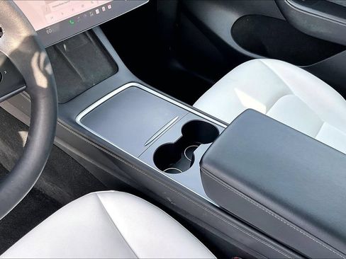 Used 2022 Tesla Model Y Performance AWD/4WD image 15