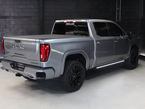 Used 2026 GMC Sierra 1500 Denali Ultimate w/ LPO, Black Badging Package AWD/4WD image 25