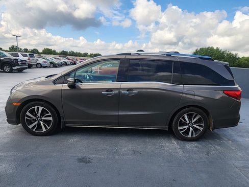 Used 2018 Honda Odyssey Elite image 2
