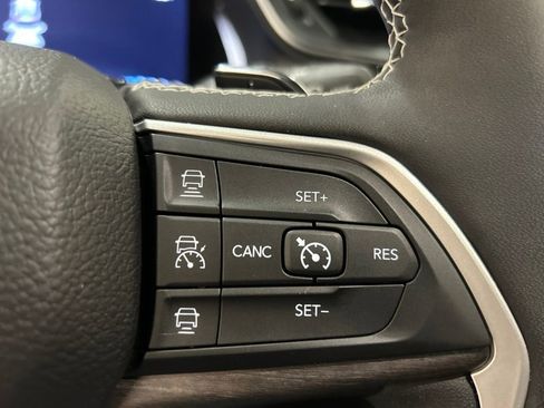 Used 2023 Jeep Grand Cherokee L Limited w/ Black Appearance Package AWD/4WD image 24