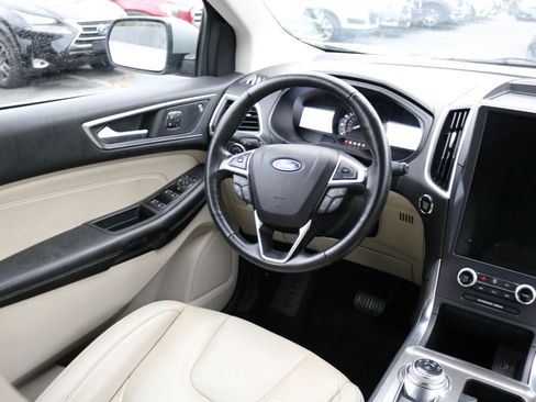 Used 2022 Ford Edge Titanium AWD/4WD image 25