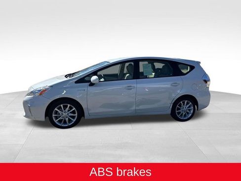 Used 2014 Toyota Prius V Five image 4