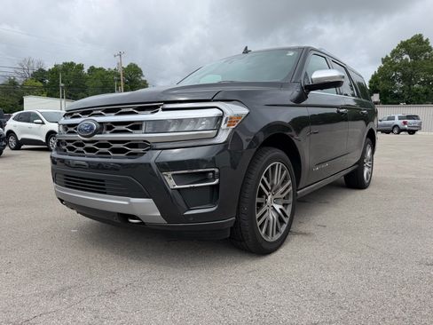 Used 2023 Ford Expedition Platinum AWD/4WD image 8
