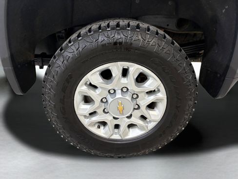 Used 2023 Chevrolet Silverado 2500 LT w/ Convenience Package image 7