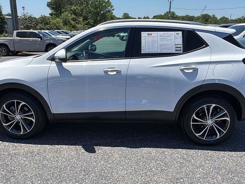 Used 2022 Buick Encore GX Essence FWD image 8