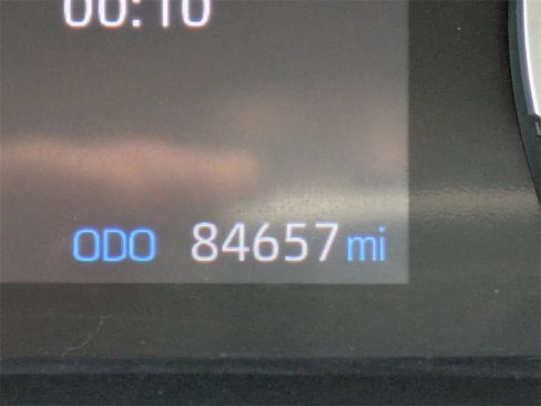 Used 2021 Toyota RAV4 XLE Premium image 38