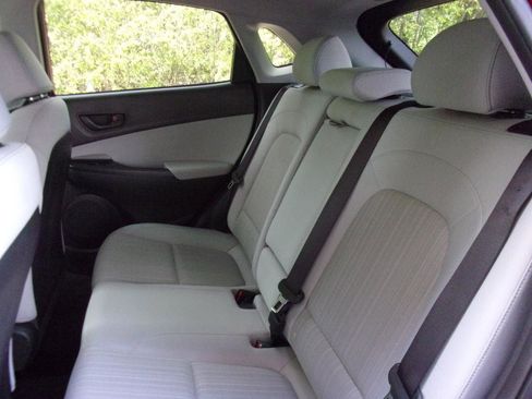 Used 2023 Hyundai Kona SEL AWD/4WD image 10