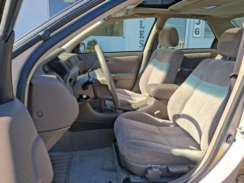Used 1998 Toyota Camry LE image 15