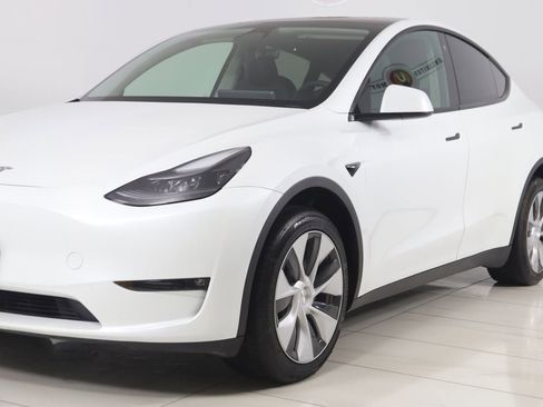 Used 2023 Tesla Model Y Long Range image 49