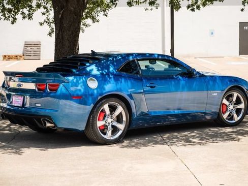 Used 2010 Chevrolet Camaro SS w/ RS Package RWD image 3