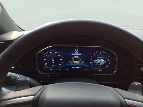 Used 2023 Chevrolet Silverado 1500 High Country w/ High Country Premium Package image 13