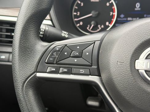Used 2024 Nissan Altima 2.5 SV FWD image 26