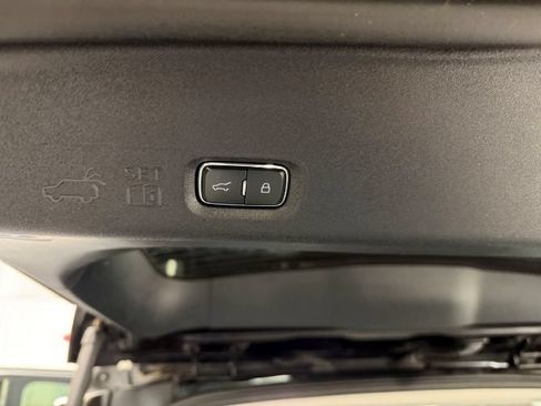 Used 2025 Ford Expedition Active AWD/4WD image 32