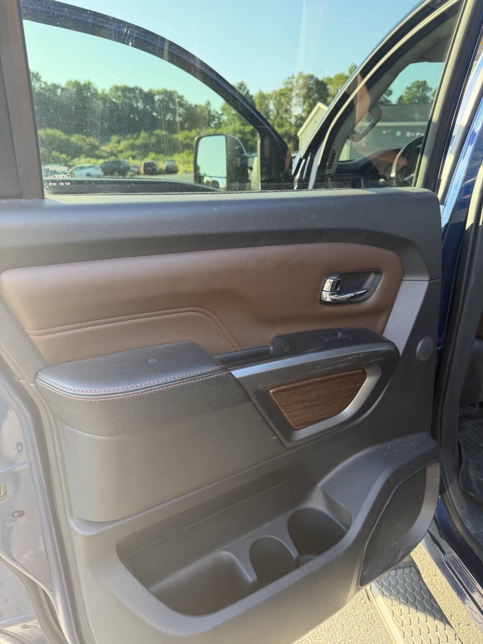 Used 2016 Nissan Titan Platinum Reserve AWD/4WD image 14