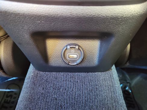 Used 2022 Genesis G70 3.3T w/ Sport Prestige Package image 12