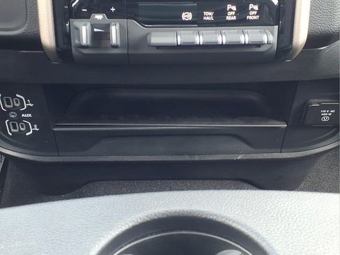 Used 2024 RAM 2500 Laramie AWD/4WD image 22
