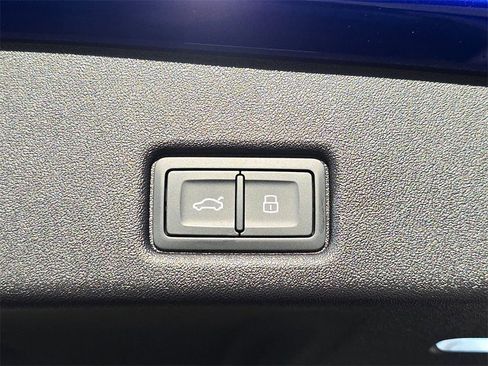 New 2025 Audi Q5 Prestige image 13