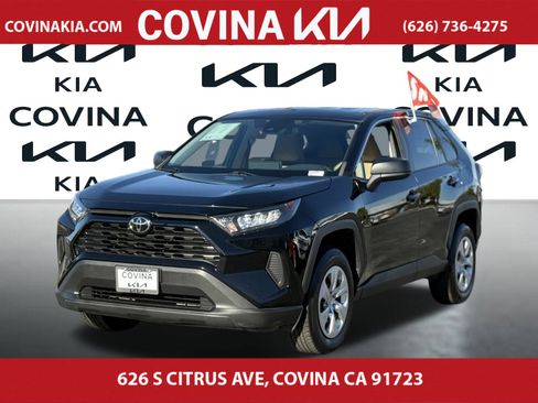 Used 2022 Toyota RAV4 LE image 4