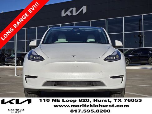Used 2022 Tesla Model Y Long Range image 11