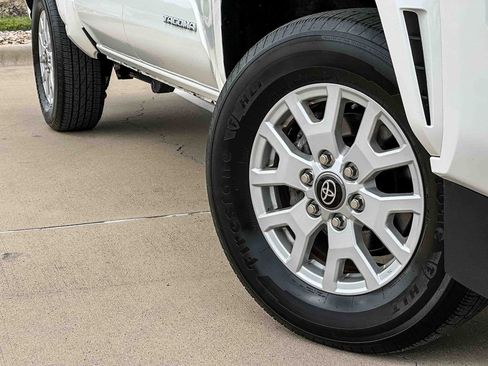 Used 2024 Toyota Tacoma SR5 RWD image 2