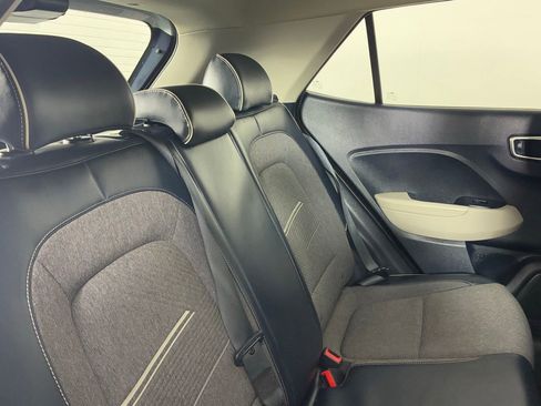 Used 2022 Hyundai Venue Limited image 28