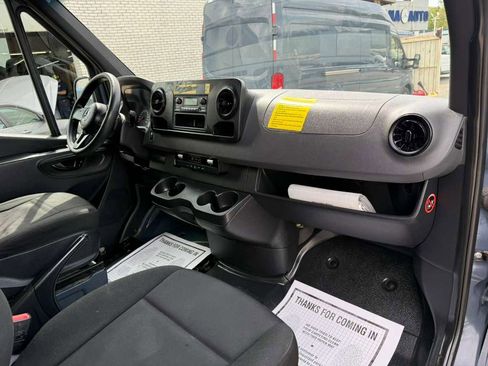 Used 2019 Mercedes-Benz Sprinter 144 image 31