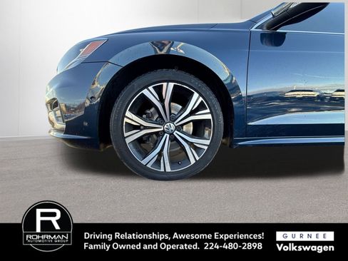 Used 2020 Volkswagen Passat 2.0T SEL image 11