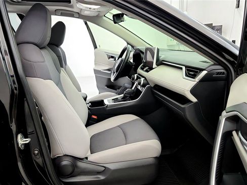 Certified 2023 Toyota RAV4 XLE w/ Convenience Package image 17