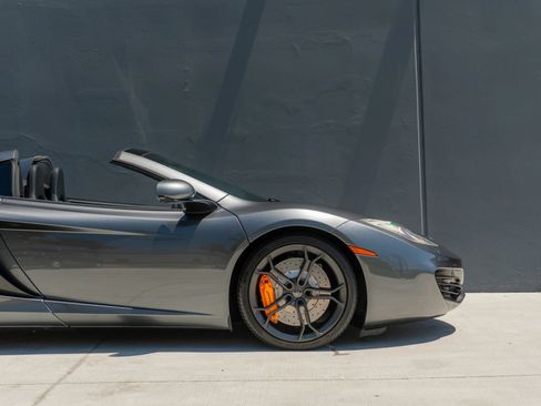 Used 2014 McLaren MP4-12C Spider RWD image 41