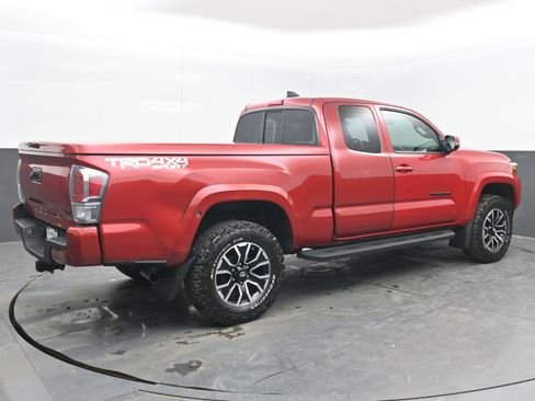 Used 2020 Toyota Tacoma TRD Sport image 7