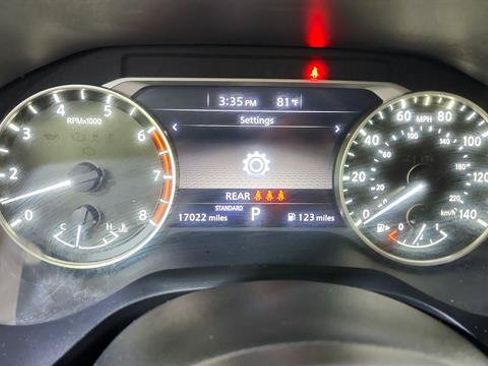 Used 2021 Nissan Rogue S FWD image 13