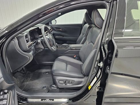 Used 2025 Toyota Crown Signia AWD/4WD image 12