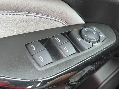 Used 2025 Chevrolet Trax LT w/ Driver Confidence Package FWD image 21