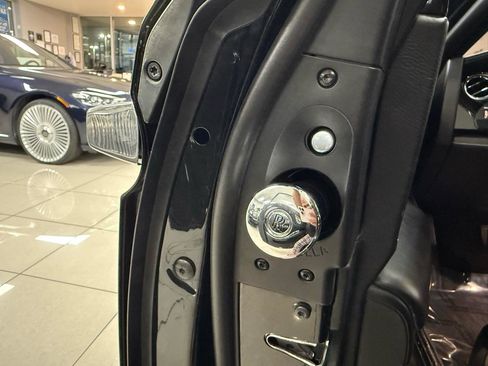 Used 2016 Rolls-Royce Ghost RWD image 31