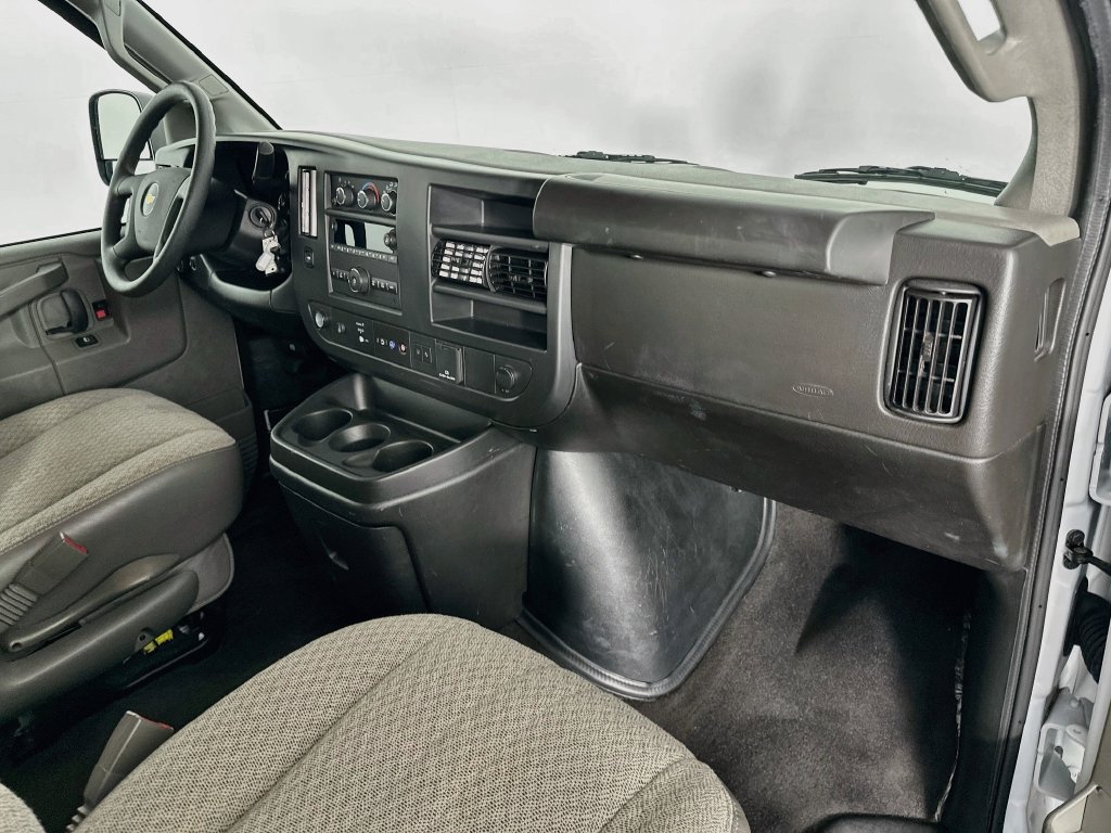 Used 2025 Chevrolet Express 3500 LT w/ LT Preferred Equipment Group RWD image 29