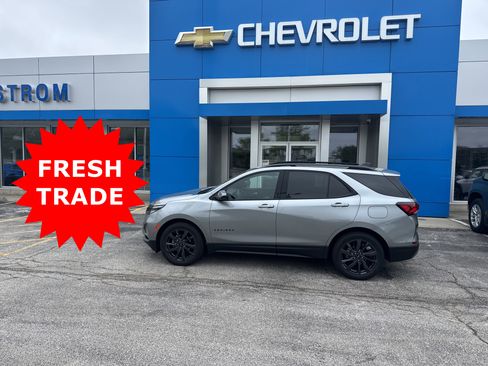 Used 2024 Chevrolet Equinox RS FWD image 2