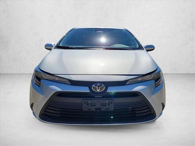Used 2025 Toyota Corolla LE FWD image 2