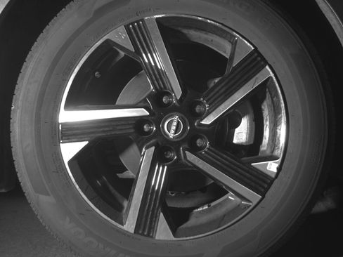 Used 2025 Nissan Sentra SV FWD image 13