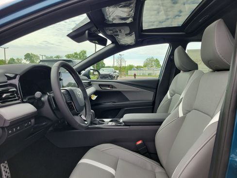 New 2026 Toyota Camry Hybrid AWD/4WD image 15
