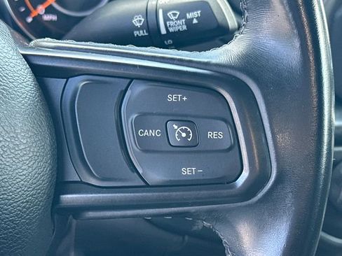 Used 2021 Jeep Gladiator Overland AWD/4WD image 27