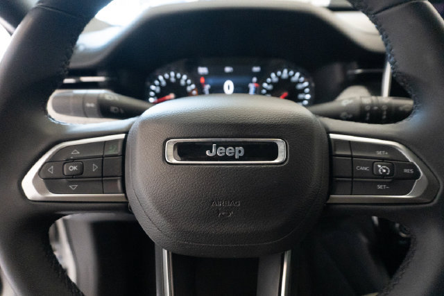 Used 2024 Jeep Compass Latitude AWD/4WD image 13